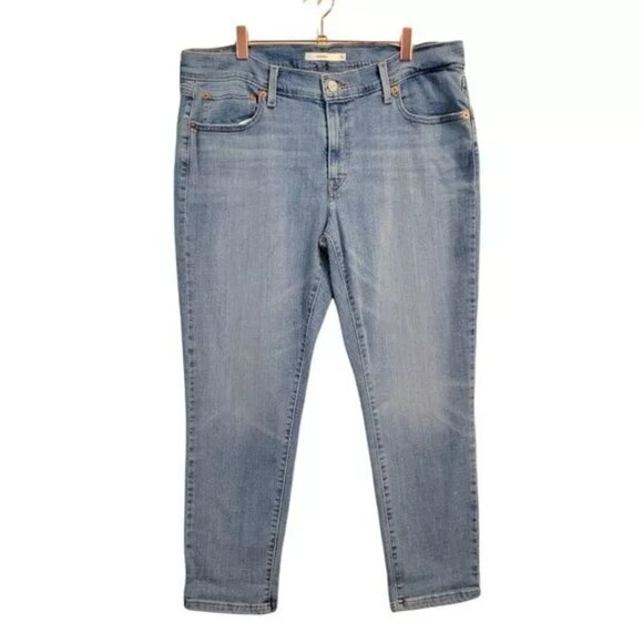 Levi's | Women's Boyfriend High Rise Cropped Jeans Light Wash - Picture 1 of 8